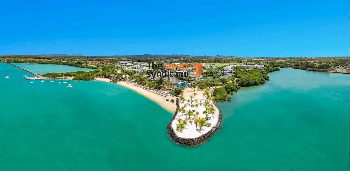 Prestige Apartment: Elevated Tropical Living at its Finest